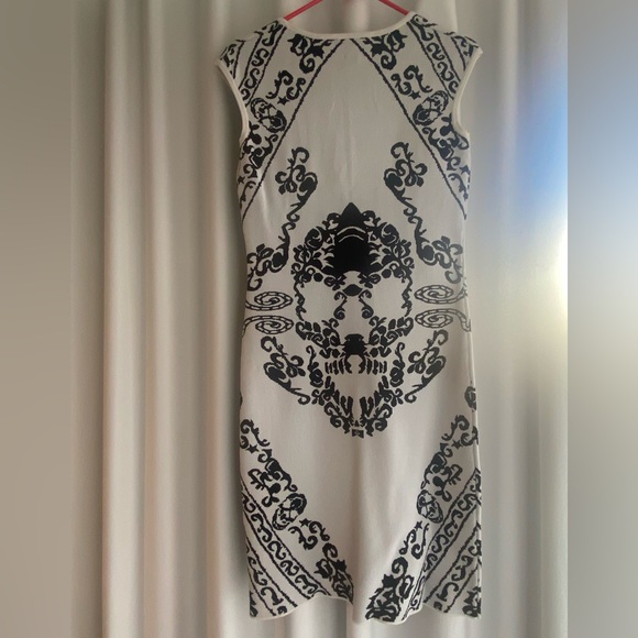 Elegant Black and White Patterned Mini Dress - Picture 2 of 6